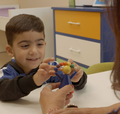 عيادة طب أعصاب الأطفال وتخطيط الدماغ