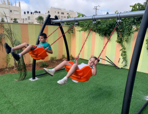 نعمل من اجل حياة افضل لاطفالكم