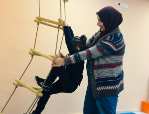 نعمل من اجل حياة افضل لاطفالكم